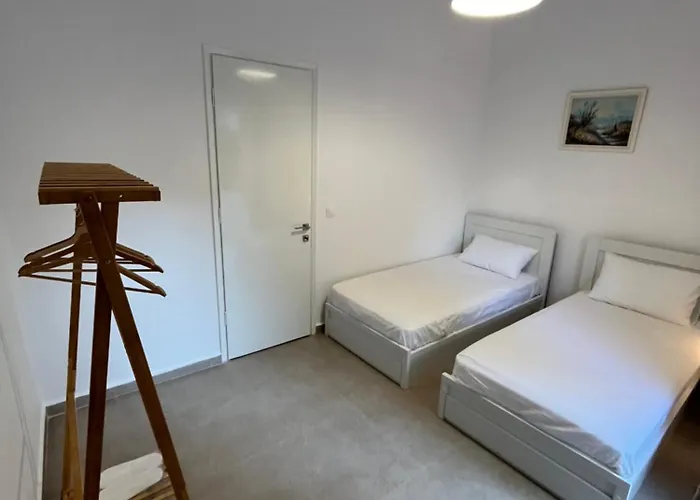 Family Cove Poseidi Feriehus Posidi